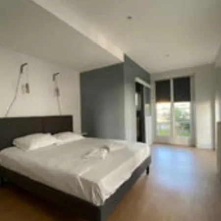 230m With Garden Near Port Of